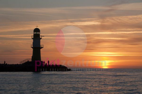 Sonnenuntergang mit Leuchtfeuer 4