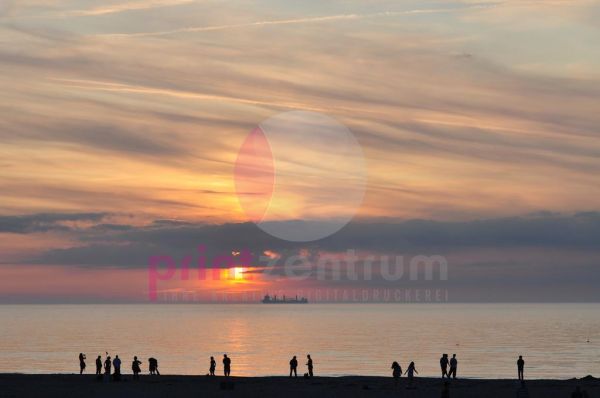 Sonnenuntergang mit Menschen